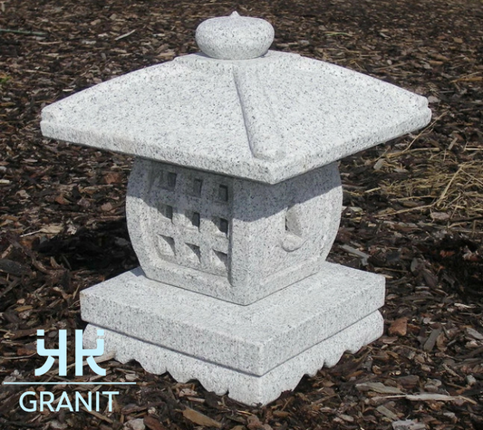 Tenka Chaya aus massivem Granit – Handgefertigte japanische Steinlaternem