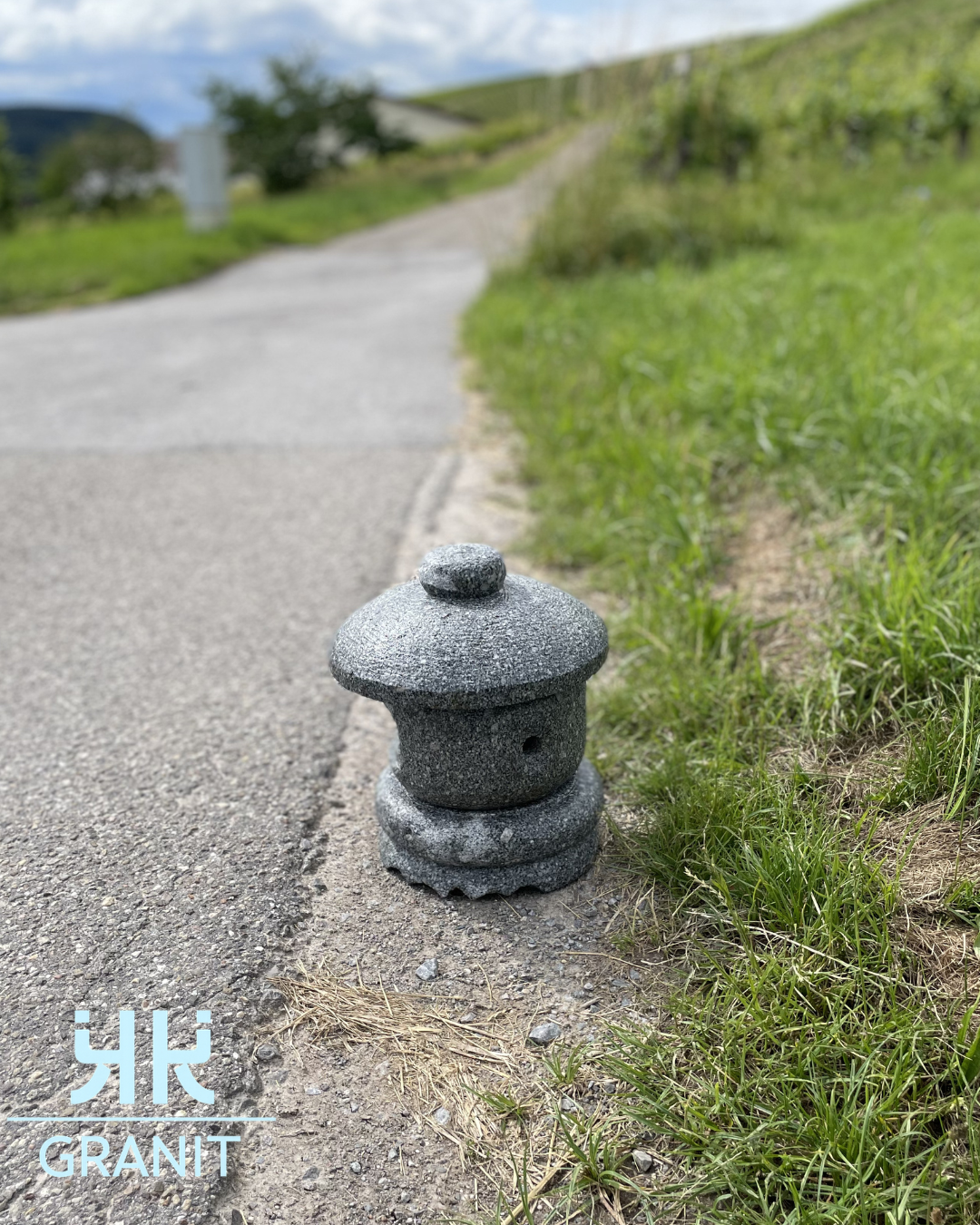 Tamate Granitlaterne – Handgefertigte japanische Steinlaterne