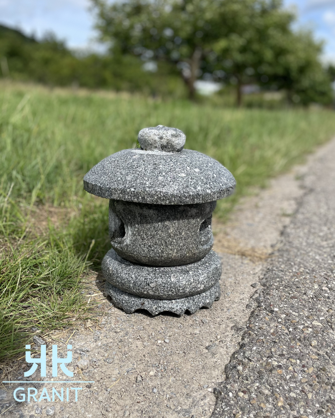 Tamate Granitlaterne – Handgefertigte japanische Steinlaterne