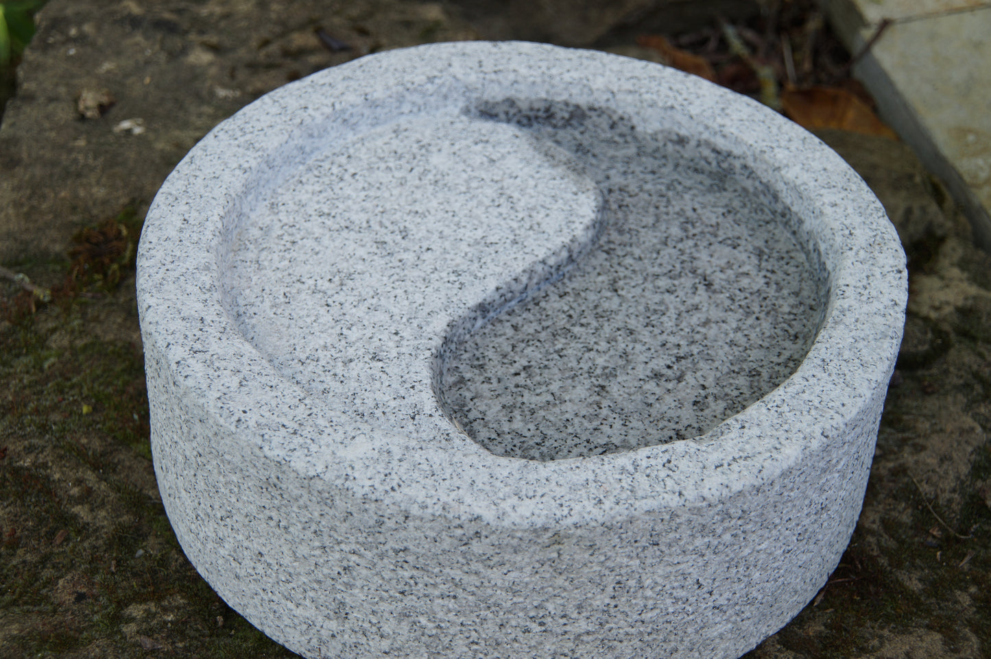 Ying Yang Vogeltränke