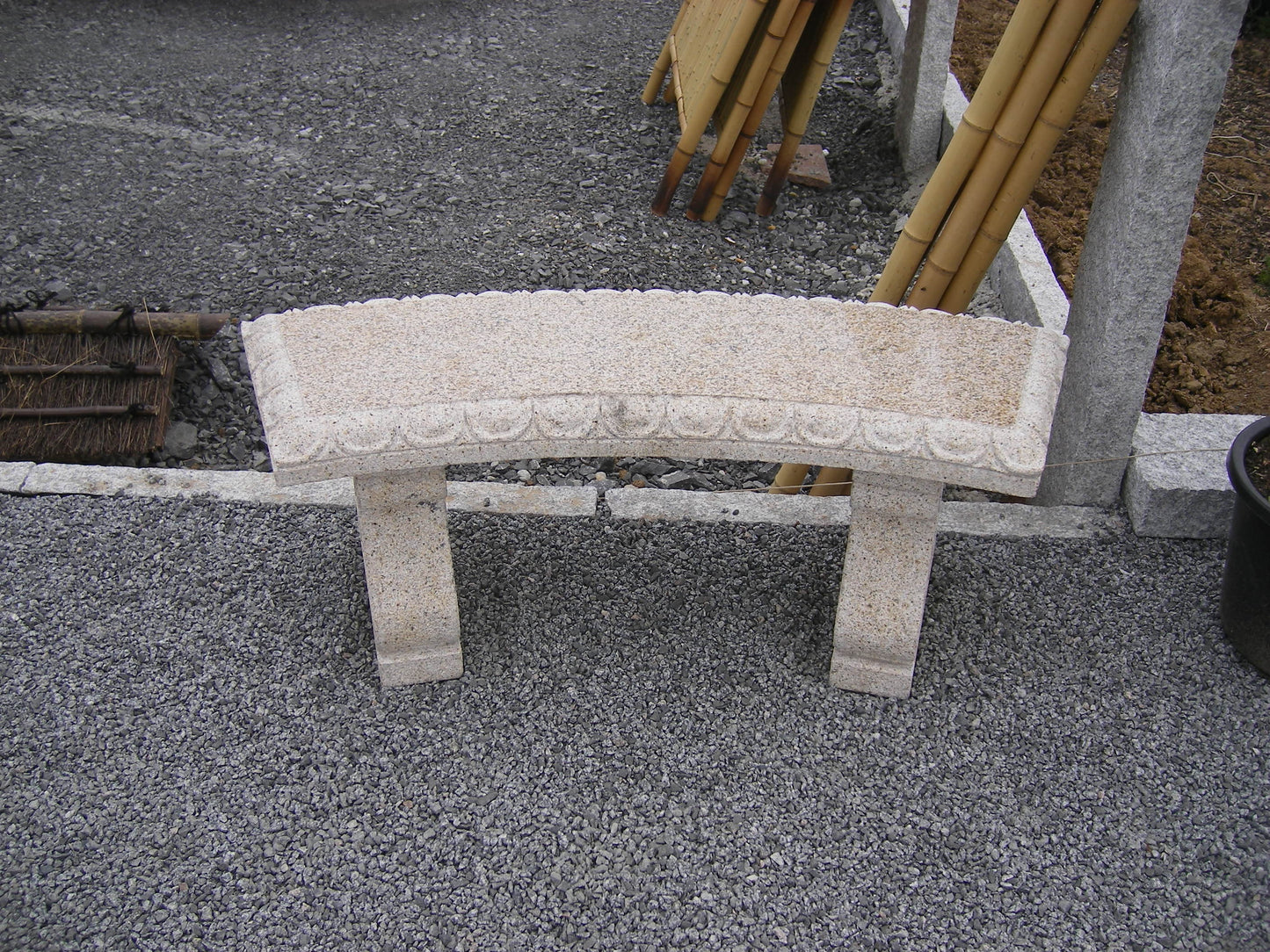 Garnitur aus Granit